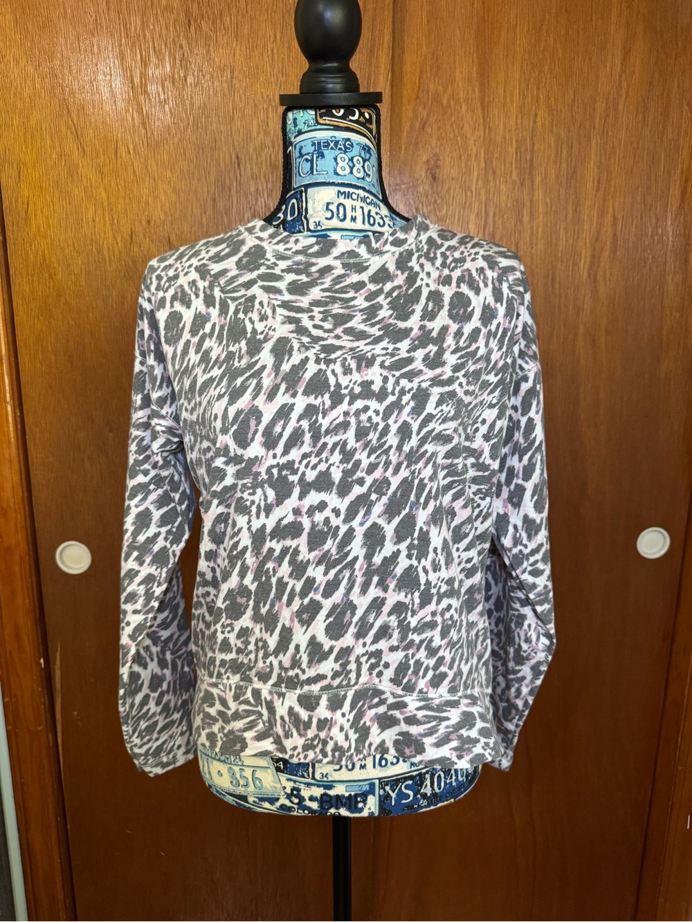 Avia Women's Leopard Print Long Sleeve - Black and White